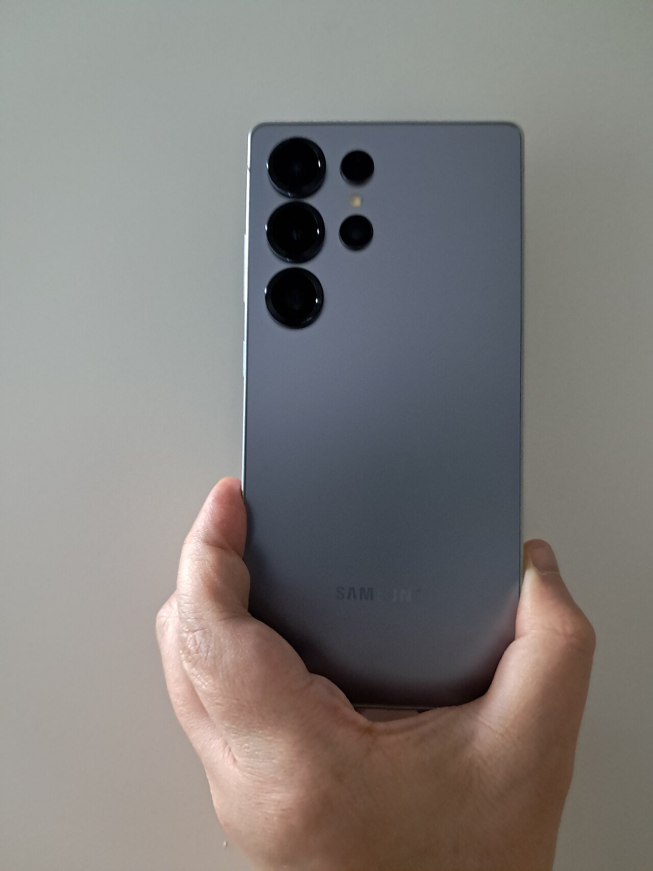 Samsung Galaxy S25 Ultra Review: The S Pen Lives, and So Does the Standard